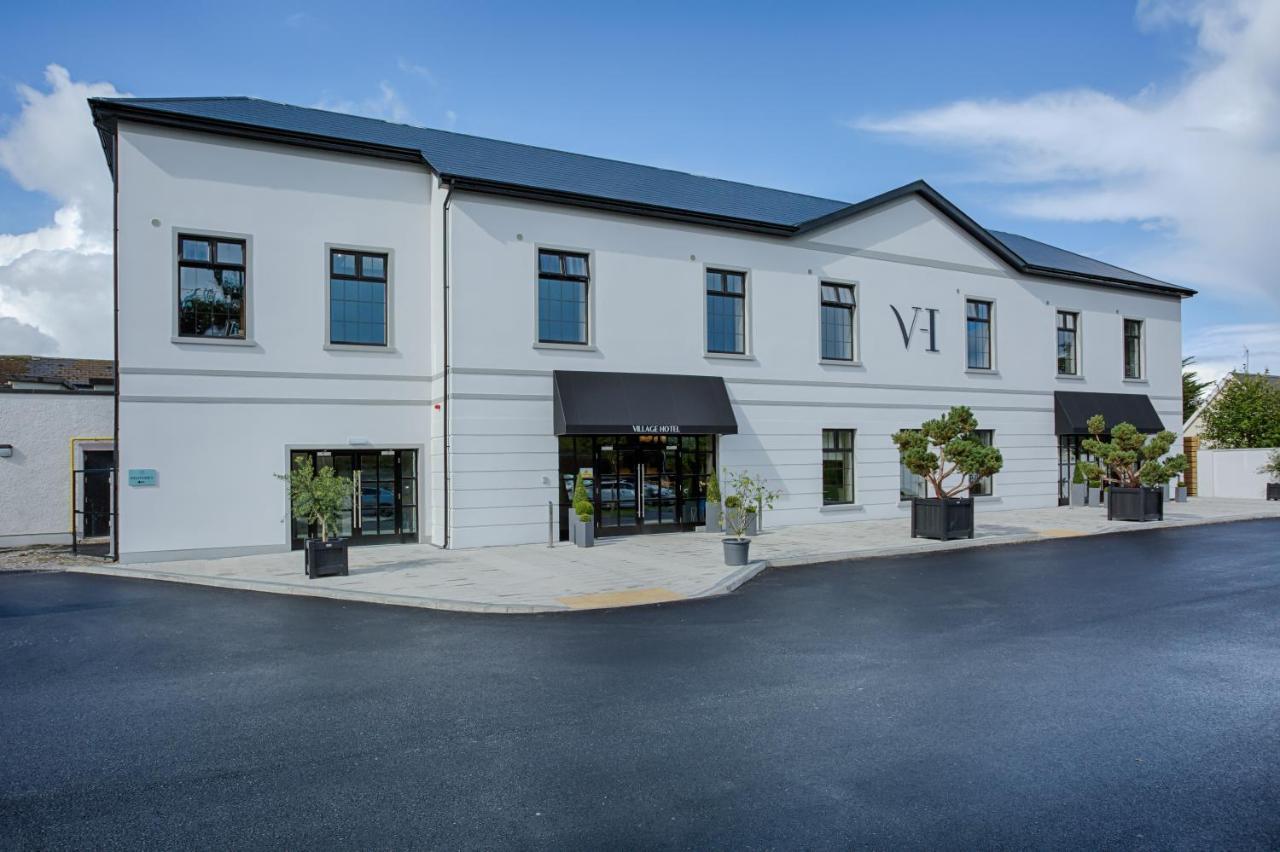 The Village Hotel, Bar And Restaurant Bettystown Extérieur photo