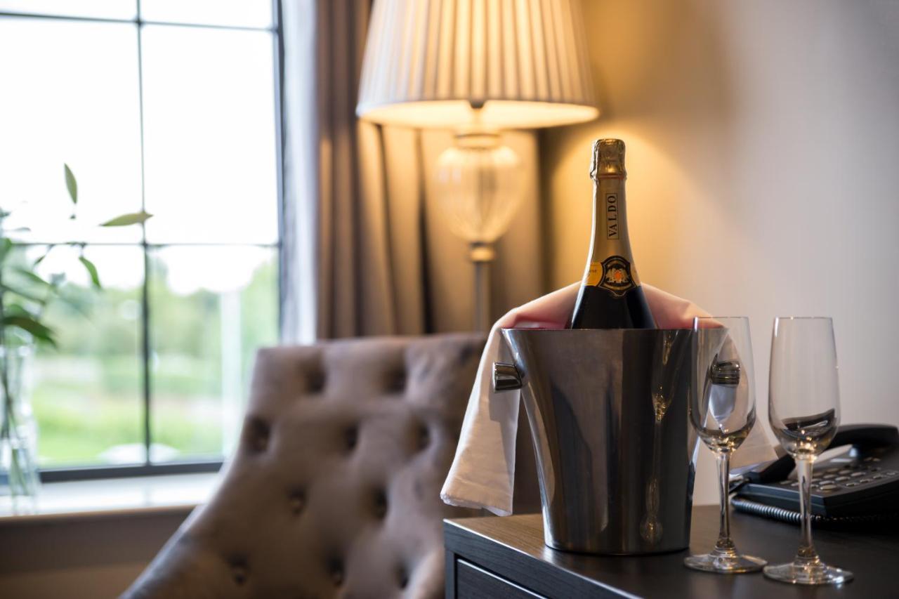 The Village Hotel, Bar And Restaurant Bettystown Extérieur photo