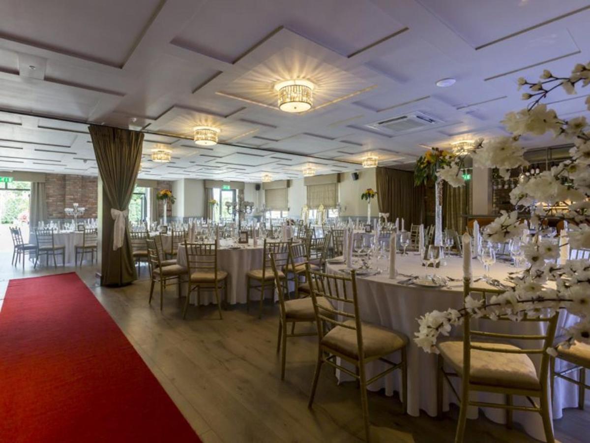 The Village Hotel, Bar And Restaurant Bettystown Extérieur photo
