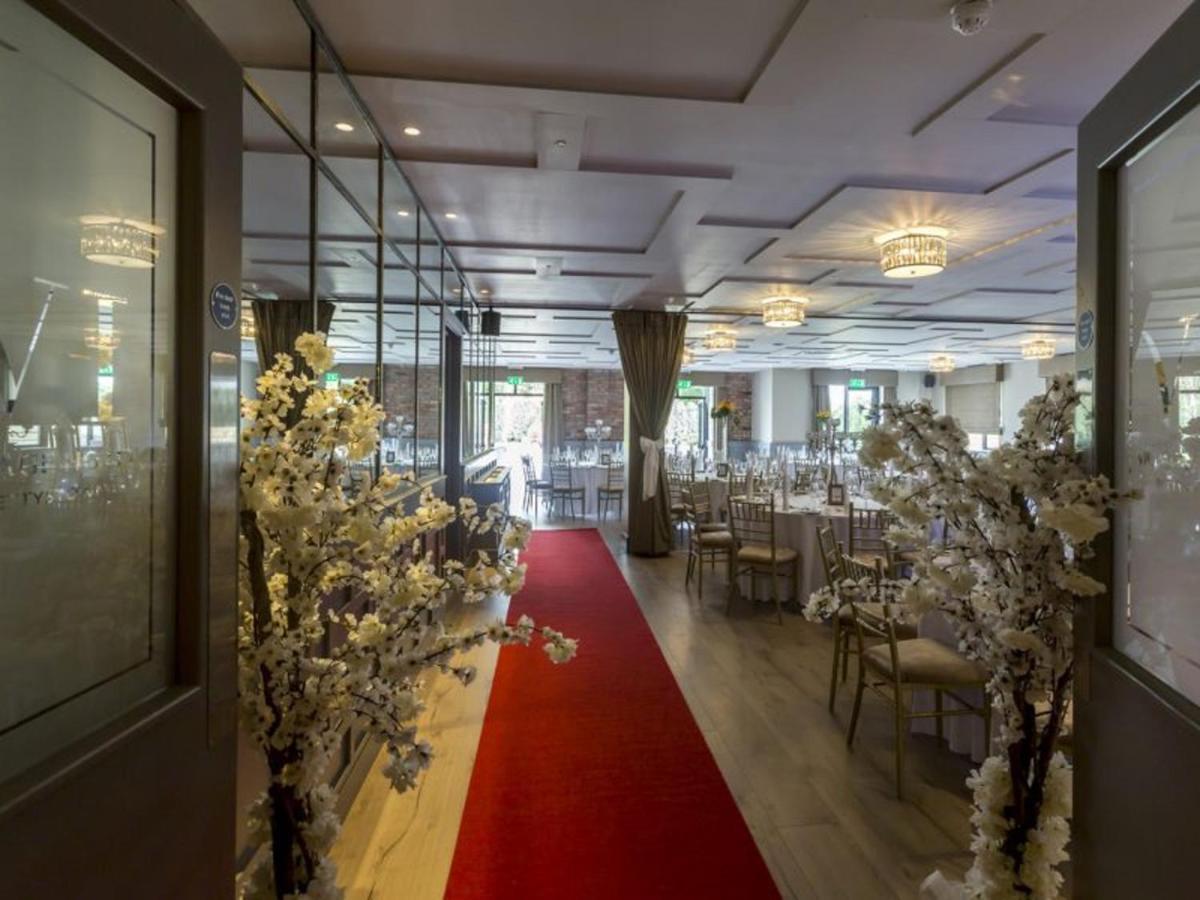 The Village Hotel, Bar And Restaurant Bettystown Extérieur photo